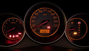 Stáčení tachometrů u ojetin pokračuje. Kolik jich ubylo za loňský rok?