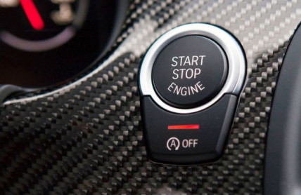 Kolik paliva vám doopravdy ušetří vypínání motoru pomocí systému Start-Stop